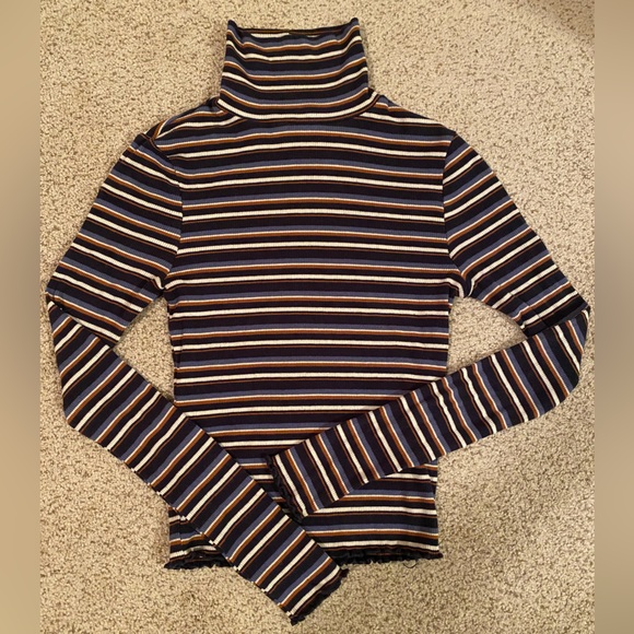 Striped turtleneck sweater. Size small - Picture 4 of 8